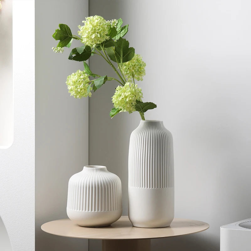 Jarrón Decorativo de Cerámica con Flores para Sala