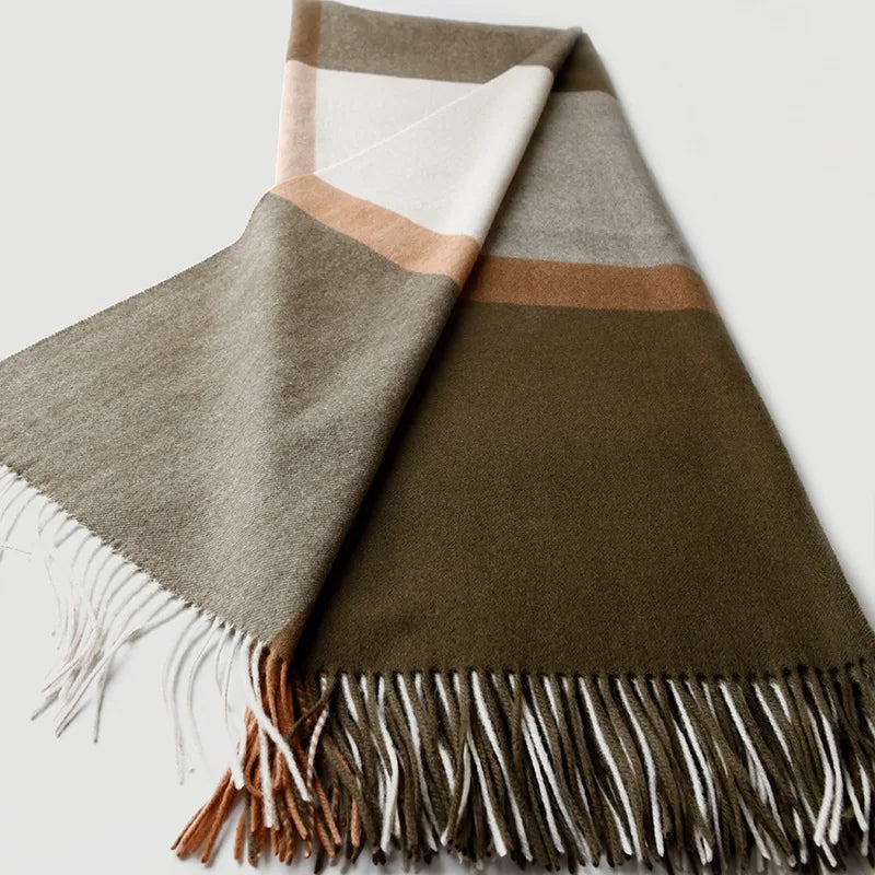 Manta a Cuadros con Flecos Lana de Cordero Liviana